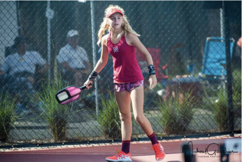 ピックルボール　パドル　女子世界NO1 アナ・リー・ウォーターズ　モデル 若きPBallスター：ピックルボール77│アヤログ